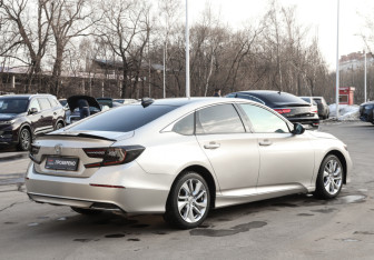 Подержанный автомобиль Honda Accord Sedan 2019 года (5 фото)