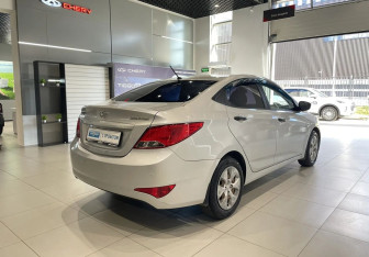 Подержанный автомобиль Hyundai Solaris Sedan 2014 года (4 фото)