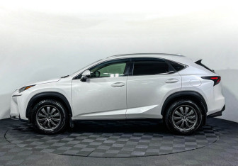 Подержанный автомобиль Lexus NX 2015 года (8 фото)