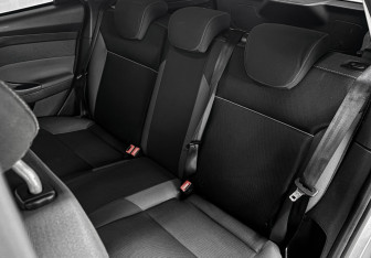 Подержанный автомобиль Ford Focus Hatchback 2011 года (17 фото)