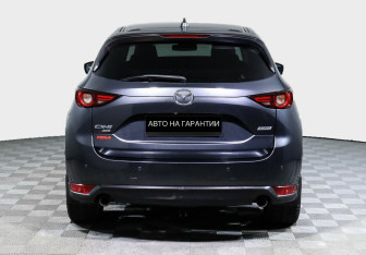 Подержанный автомобиль Mazda CX-5 2017 года (6 фото)