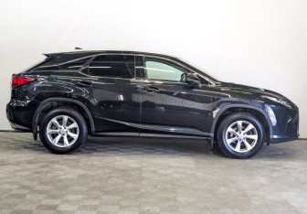 Подержанный автомобиль Lexus RX 2017 года (4 фото)