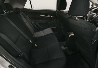 Подержанный автомобиль Toyota Auris Hatchback 2008 года (13 фото)