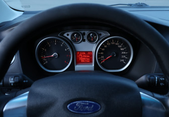 Подержанный автомобиль Ford Focus Sedan 2011 года (11 фото)
