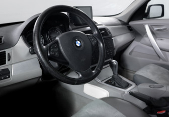 Подержанный автомобиль BMW X3 2007 года (14 фото)