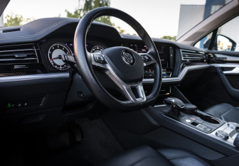 Подержанный автомобиль Volkswagen Touareg 2020 года (9 фото)