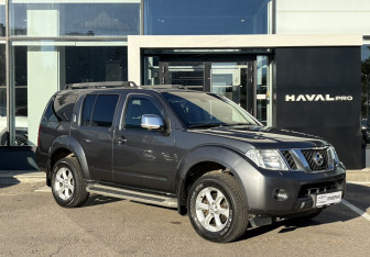 Подержанный автомобиль Nissan Pathfinder 2012 года (3 фото)