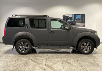 Подержанный автомобиль Nissan Pathfinder 2007 года (4 фото)