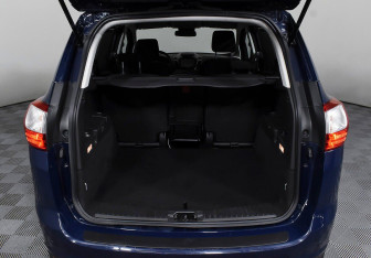 Подержанный автомобиль Ford S-MAX 2019 года (12 фото)