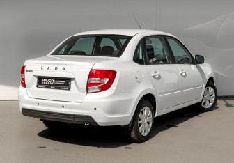 Подержанный автомобиль LADA (ВАЗ) Granta Sedan 2023 года (5 фото)