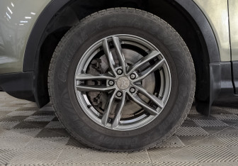 Подержанный автомобиль Ford Kuga 2013 года (18 фото)