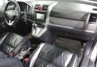 Подержанный автомобиль Honda CR-V 2008 года (11 фото)