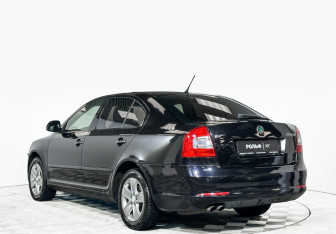 Подержанный автомобиль Skoda Octavia Liftback 2012 года (7 фото)