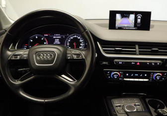 Подержанный автомобиль Audi Q7 2017 года (14 фото)