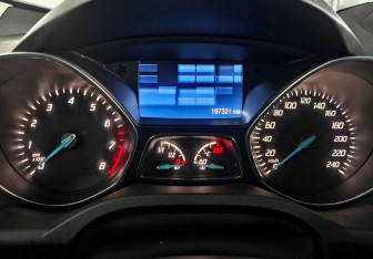 Подержанный автомобиль Ford Kuga 2013 года (13 фото)