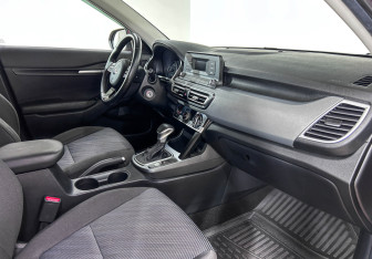 Подержанный автомобиль Kia Seltos 2021 года (7 фото)