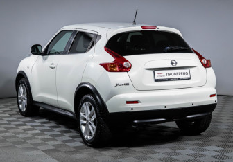 Подержанный автомобиль Nissan Juke 2012 года (7 фото)