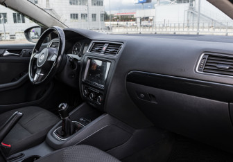Подержанный автомобиль Volkswagen Jetta Sedan 2011 года (11 фото)