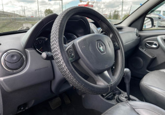 Подержанный автомобиль Renault Duster 2016 года (13 фото)