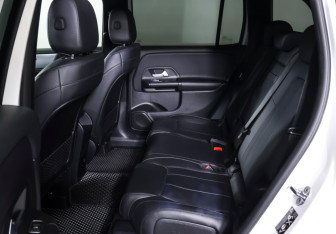 Подержанный автомобиль Mercedes-Benz GLB 2021 года (11 фото)