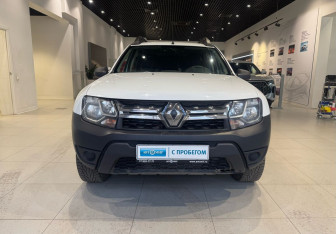 Подержанный автомобиль Renault Duster 2018 года (2 фото)