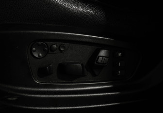 Подержанный автомобиль BMW X6 2012 года (16 фото)