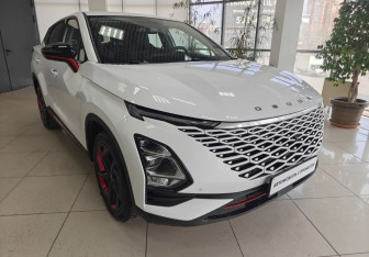 Подержанный автомобиль Omoda C5 2023 года (3 фото)