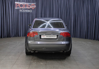 Подержанный автомобиль Audi A4 Sedan 2005 года (6 фото)