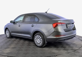 Подержанный автомобиль Skoda Rapid Liftback 2021 года (7 фото)