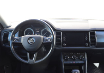Подержанный автомобиль Skoda Kodiaq 2017 года (14 фото)