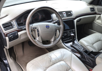 Подержанный автомобиль Volvo S80 2006 года (16 фото)