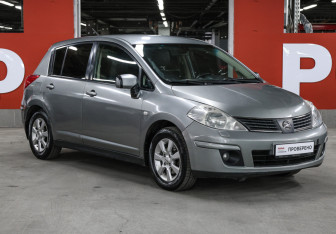 Подержанный автомобиль Nissan Tiida Hatchback 2008 года (3 фото)