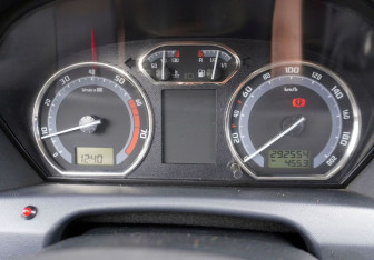 Подержанный автомобиль Skoda Fabia Hatchback 2005 года (15 фото)