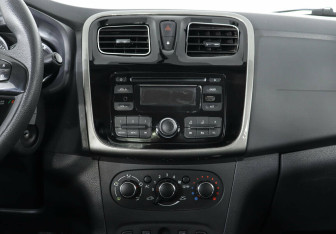 Подержанный автомобиль Renault Logan Sedan 2014 года (8 фото)