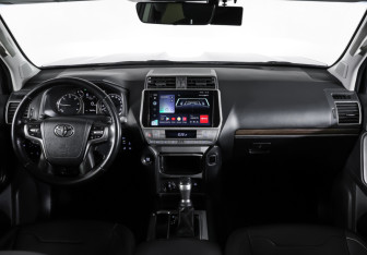 Подержанный автомобиль Toyota Land Cruiser Prado 2019 года (14 фото)