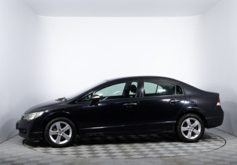 Подержанный автомобиль Honda Civic Sedan 2010 года (8 фото)