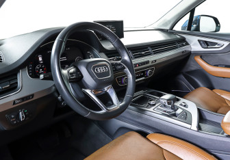 Подержанный автомобиль Audi Q7 2018 года (14 фото)