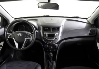 Подержанный автомобиль Hyundai Solaris Sedan 2015 года (9 фото)