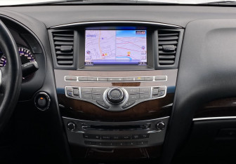 Подержанный автомобиль Infiniti JX 2013 года (12 фото)