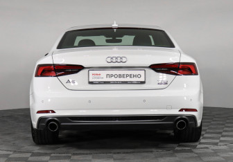 Подержанный автомобиль Audi A5 Coupe 2018 года (6 фото)