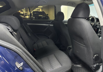 Подержанный автомобиль Skoda Octavia Liftback 2012 года (10 фото)