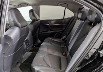 Подержанный автомобиль Toyota Camry Sedan 2020 года (4 фото)