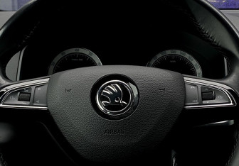 Подержанный автомобиль Skoda Karoq 2020 года (15 фото)