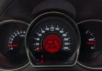 Подержанный автомобиль Kia Ceed Hatchback 2014 года (13 фото)