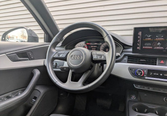 Подержанный автомобиль Audi A4 Sedan 2021 года (25 фото)