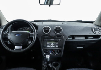 Подержанный автомобиль Ford Fusion 2007 года (9 фото)