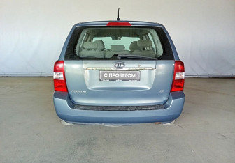 Подержанный автомобиль Kia Carnival 2007 года (5 фото)
