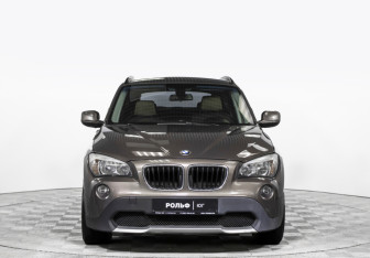 Подержанный автомобиль BMW X1 2012 года (2 фото)