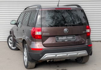 Подержанный автомобиль Skoda Yeti 2015 года (7 фото)