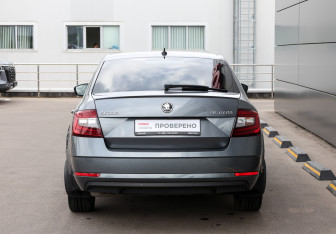 Подержанный автомобиль Skoda Octavia Liftback 2018 года (6 фото)